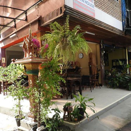 P'Lyn House Hotel Chiang Mai Bagian luar foto