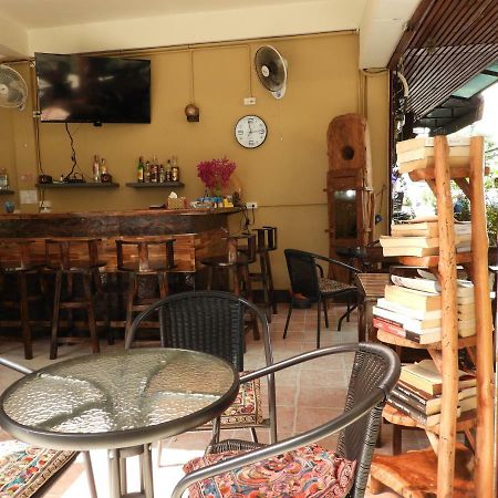 P'Lyn House Hotel Chiang Mai Bagian luar foto