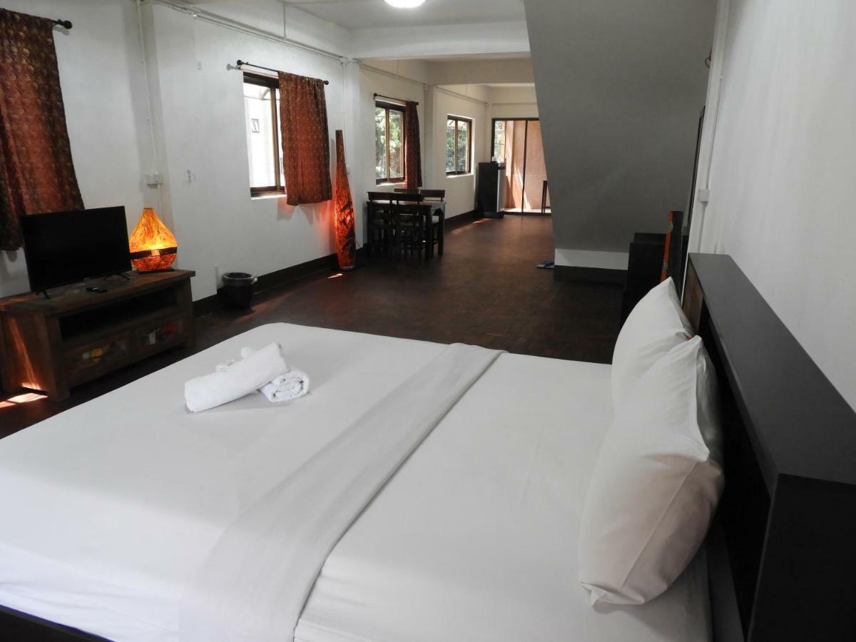 P'Lyn House Hotel Chiang Mai Bagian luar foto