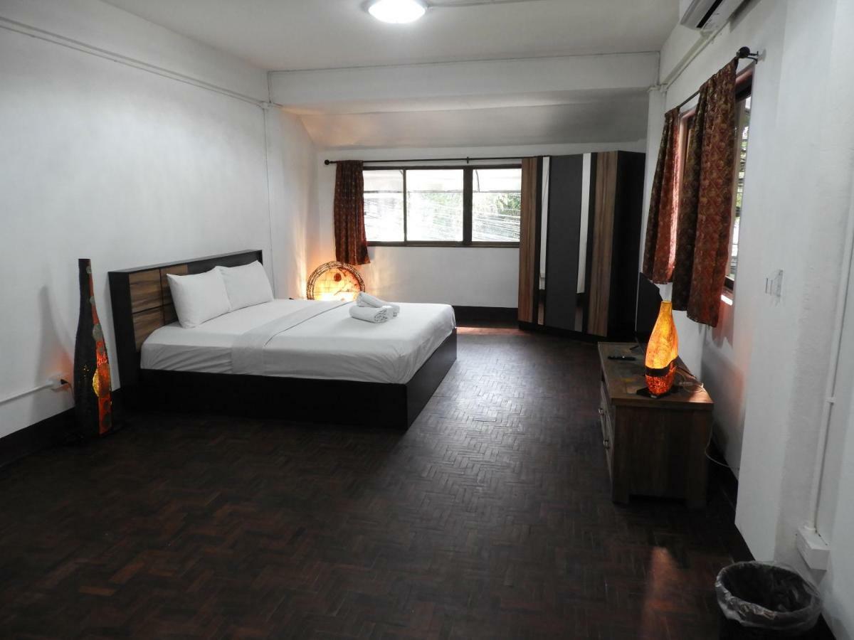 P'Lyn House Hotel Chiang Mai Bagian luar foto